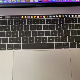 MacBook Pro 15.4 2019 Procesor Intel core i7