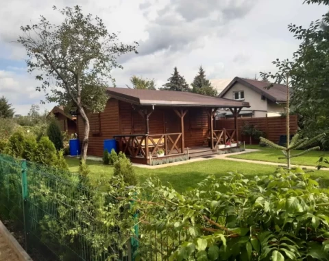 Czy można mieszkać cały rok w ogródku działkowym ?